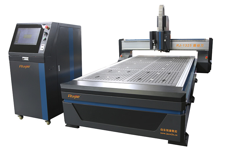 數(shù)控木工雕刻機(jī)：雕刻速度快精度高